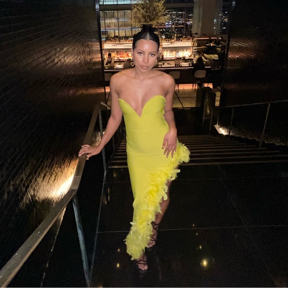 Beautiful chartreuse dress, only worn once. In mint condition. - Picture 1 of 6